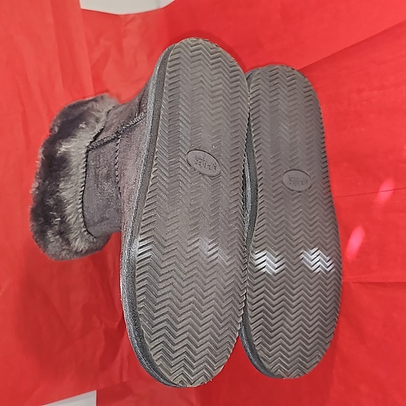 Apres by Lam 0 Soft Faux Fur Vegan/Man Made textile Booties NWOT Size 6 Womens - Picture 7 of 9